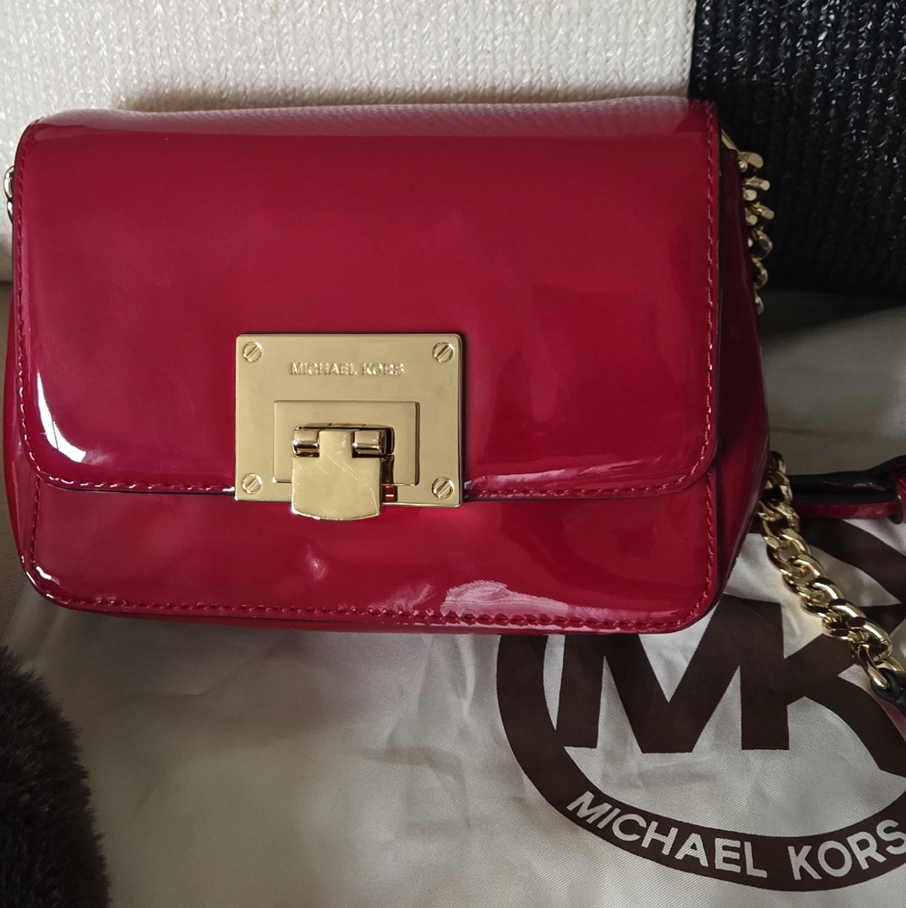 💫Michael Kors: "Tina" Patent- Leather Clutch Crossbody - Picture 2 of 11